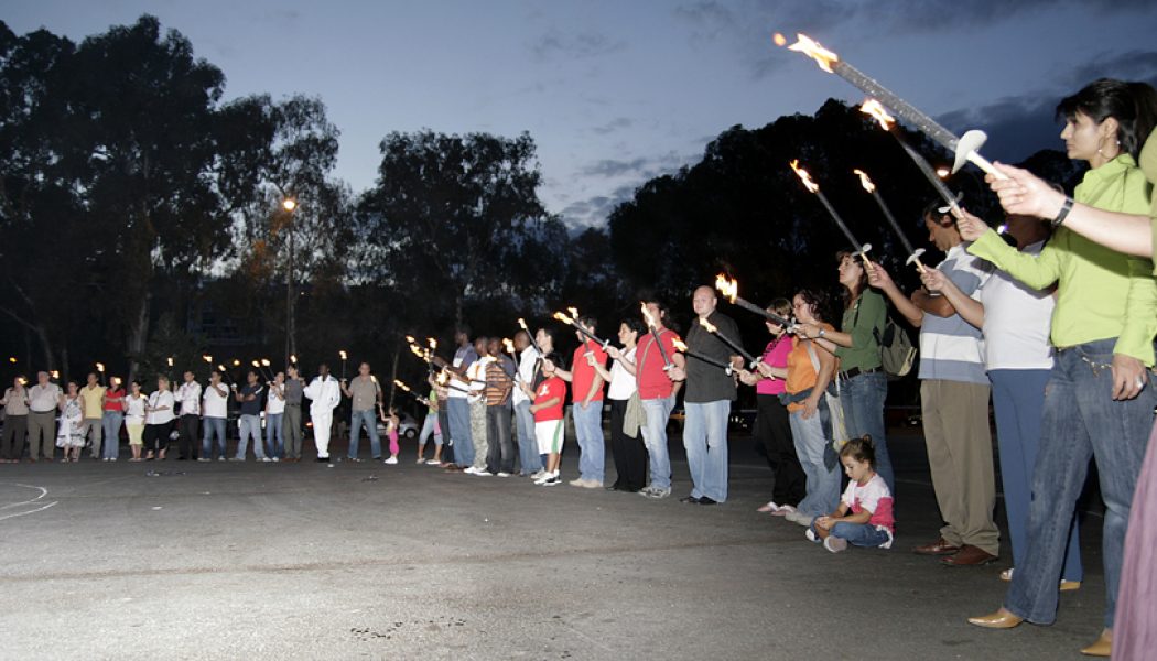 Símbolo humano paz y noviolencia Málaga