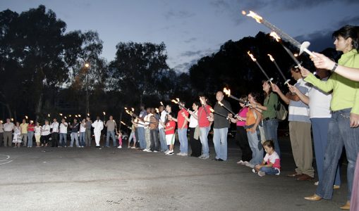 Símbolo humano paz y noviolencia Málaga